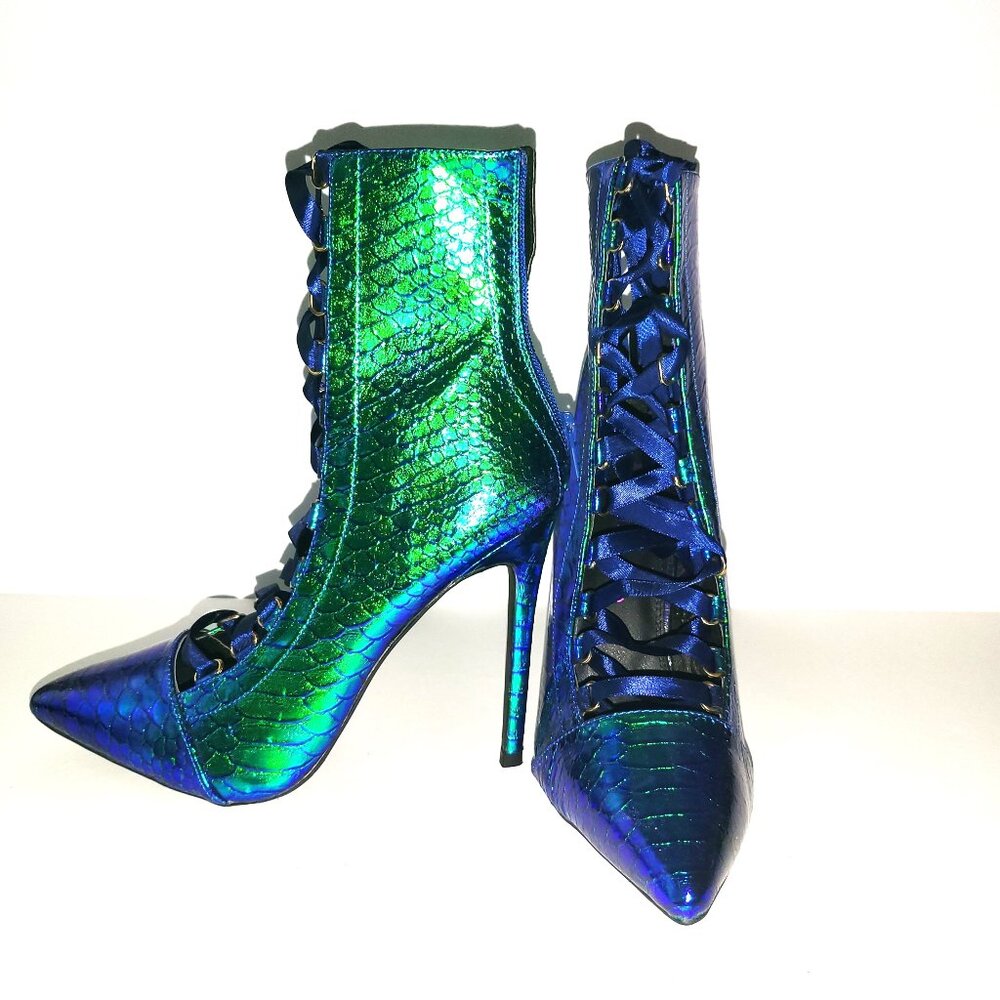 AMI CLUBWEAR | Blue Laced Green Scaled Heels - Picture 7 of 9